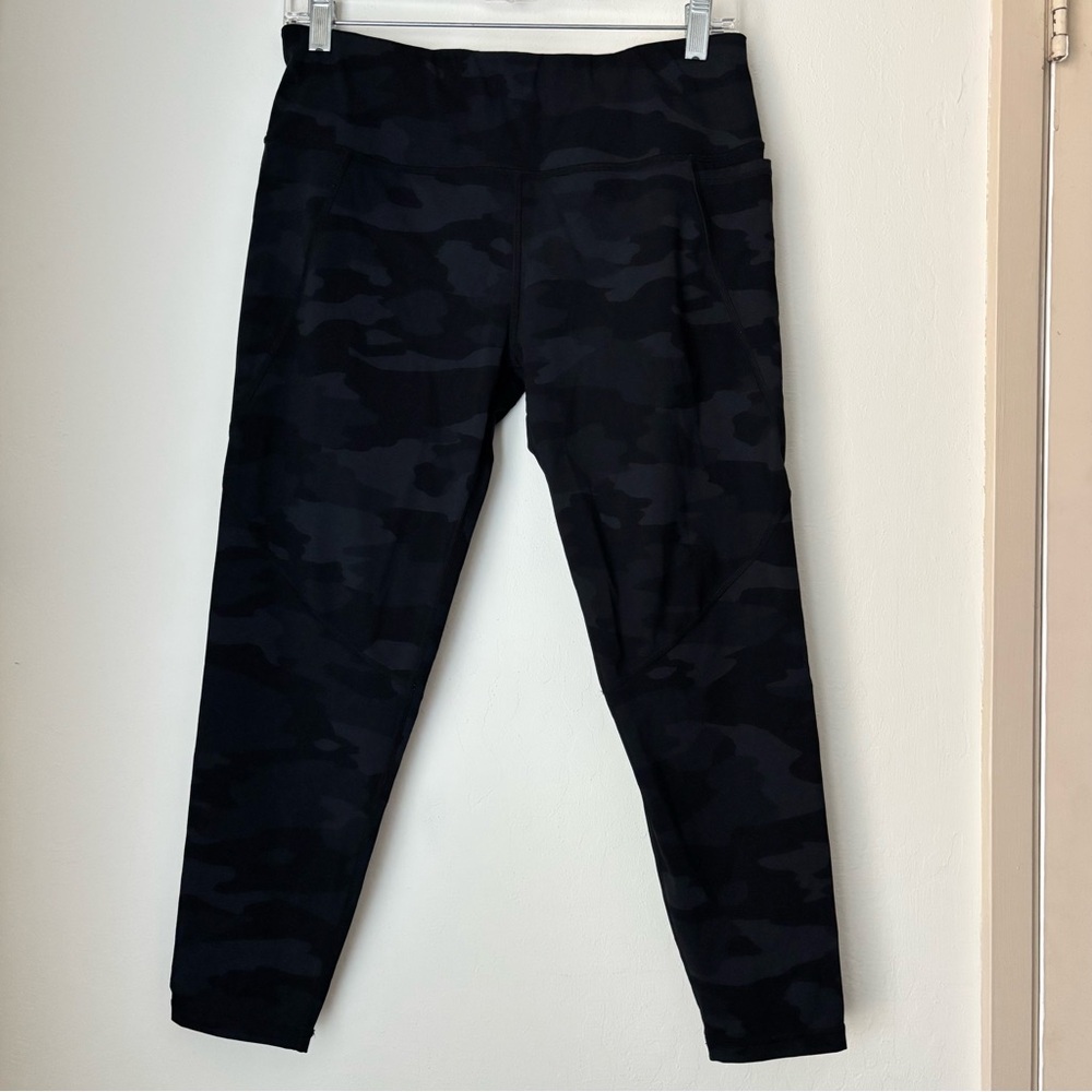 Sweaty Betty Power 7/8 Gym Leggings in Ultra Black Camo Print Size US 12 Active - Picture 2 of 13
